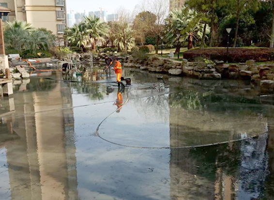 洪山景观池淤泥清理