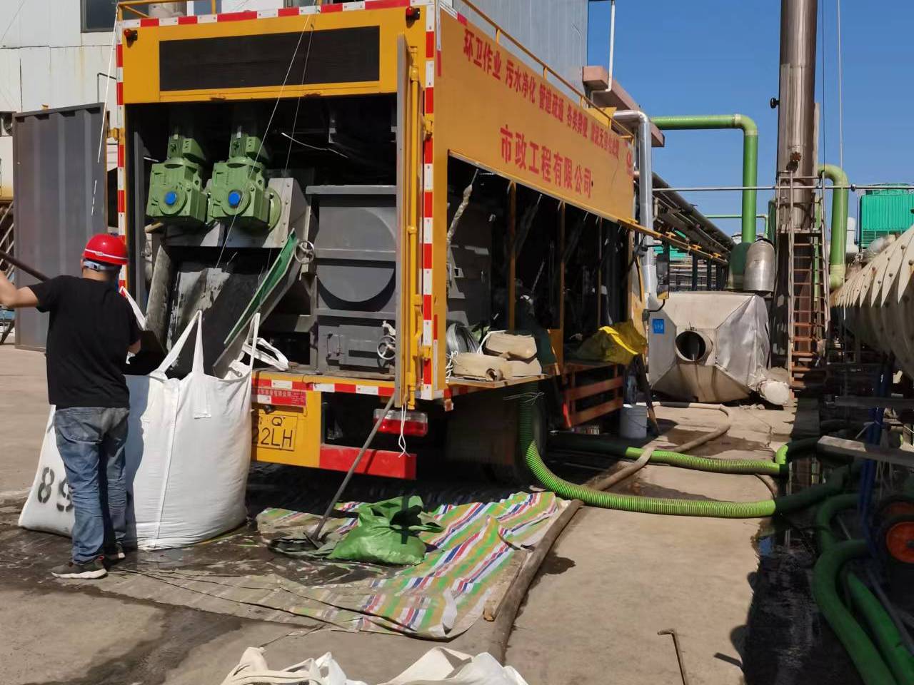 洪山淤泥压干处理